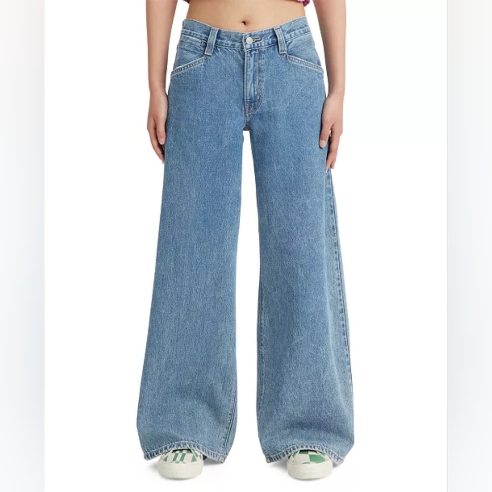 BNWT womens Levi's 94 baggy wide leg size 30x31 medium blue wash